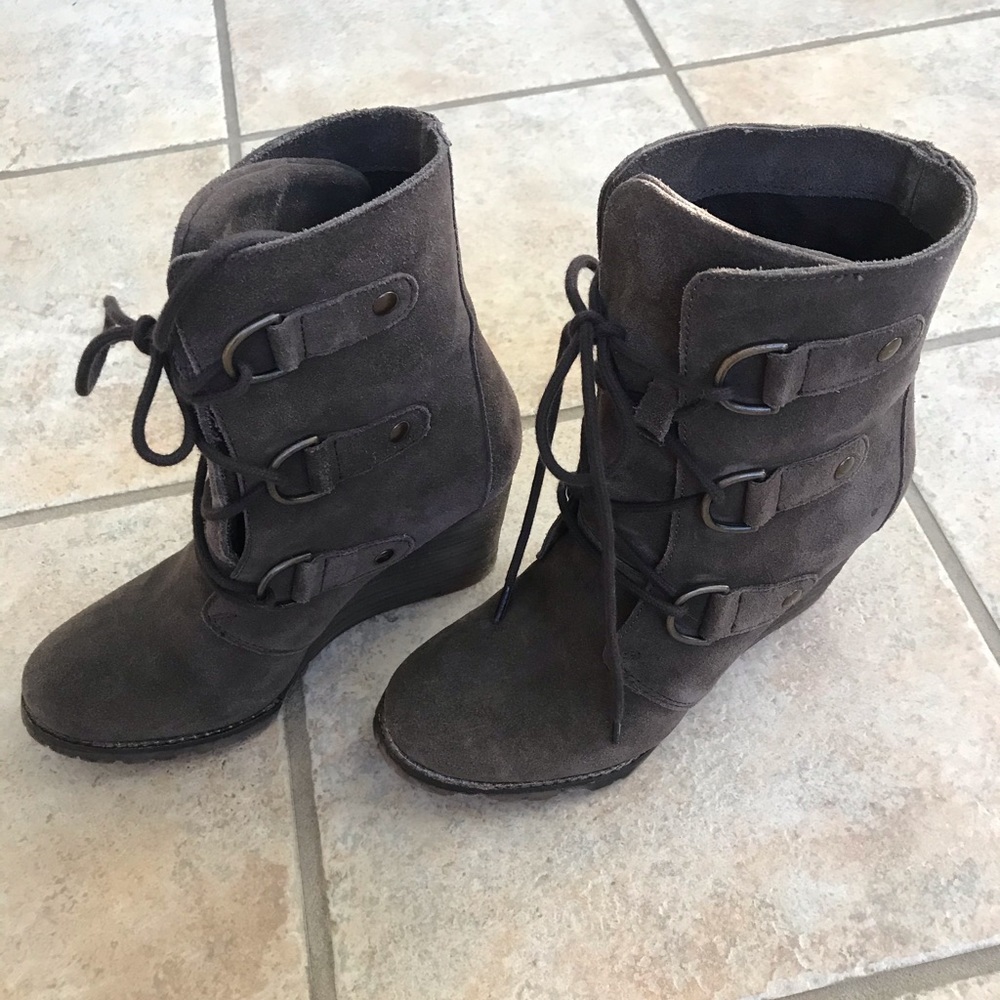 Diba brown suede booties